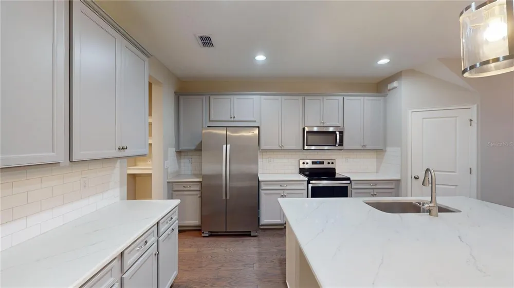14223 PONDHAWK LANE Tampa, FL 33625