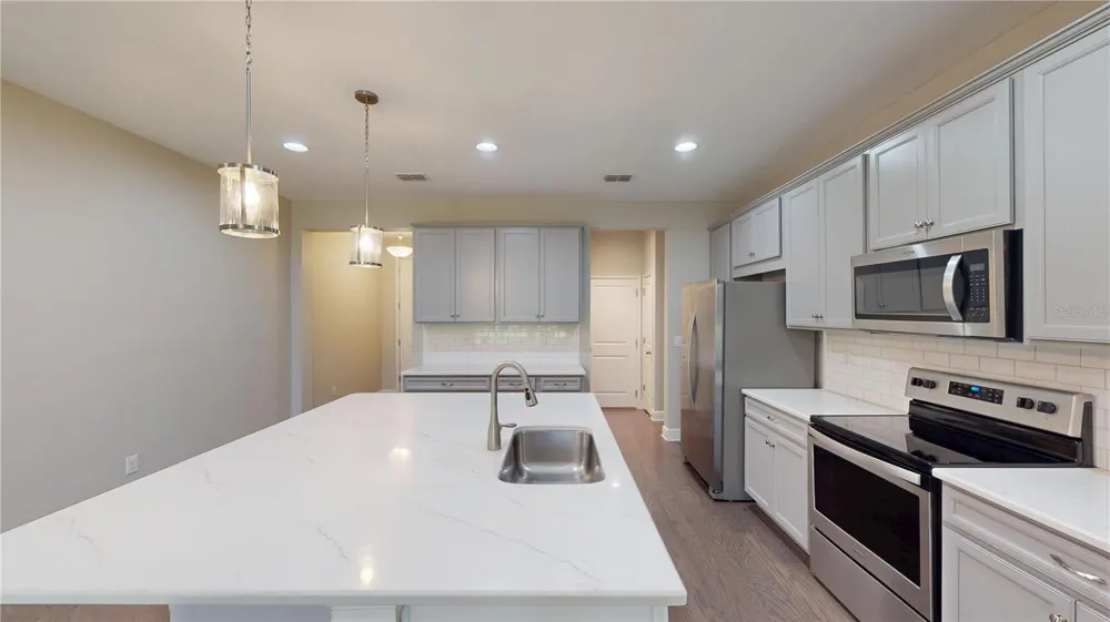 14223 PONDHAWK LANE Tampa, FL 33625