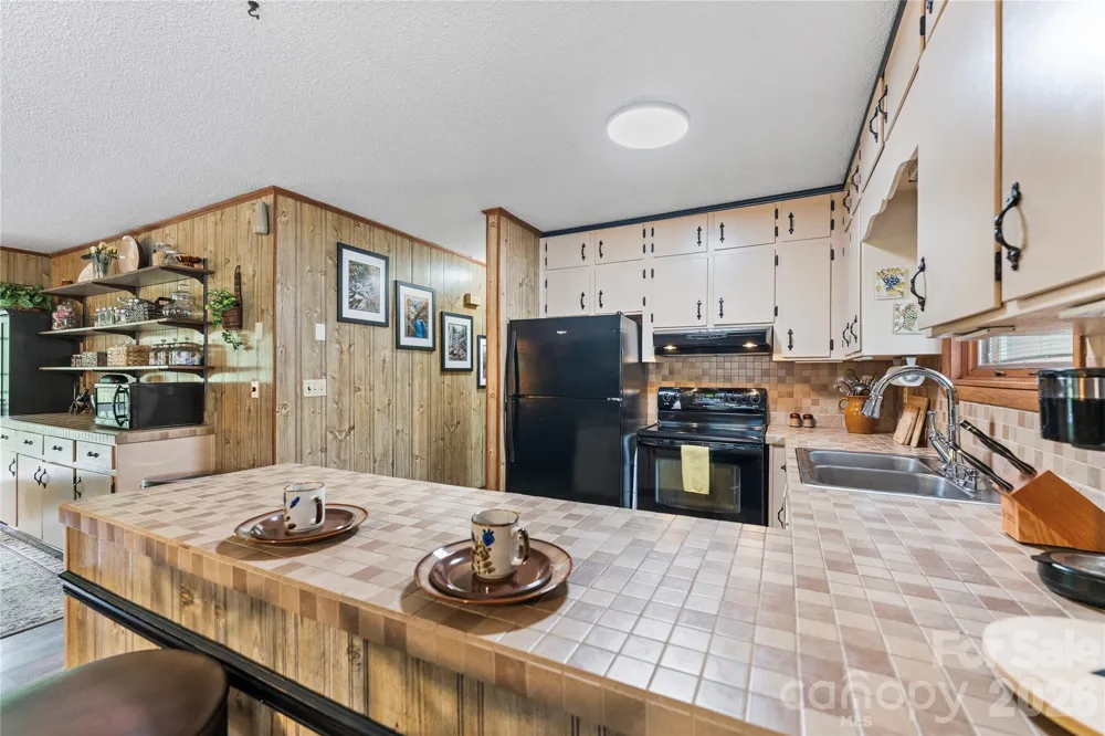 275 Knob Hill Estates Road Sylva, NC 28779