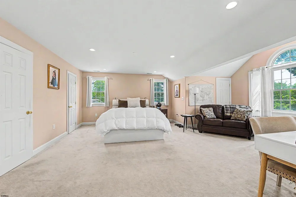 1911 Zion Road Northfield, NJ 08225