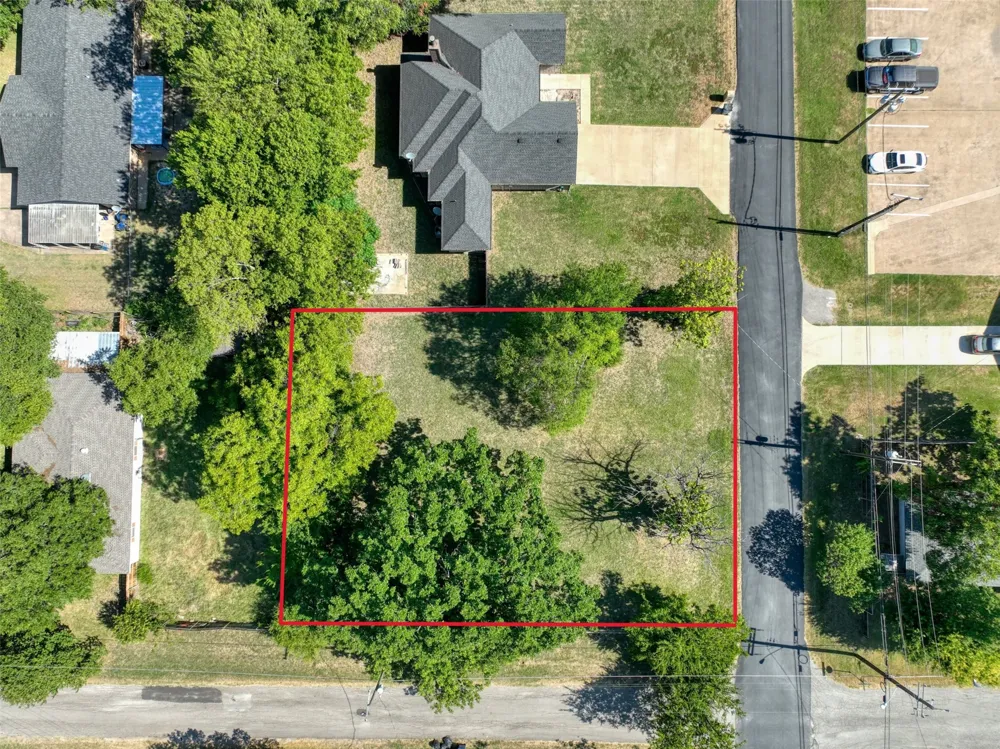 S Jackson Street Kaufman, TX 75142