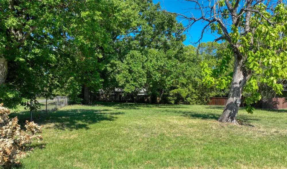 S Jackson Street Kaufman, TX 75142