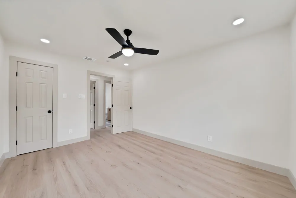 6729 Wallis Road Lake Worth, TX 76135