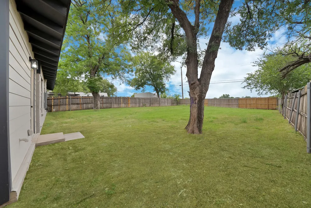 6729 Wallis Road Lake Worth, TX 76135