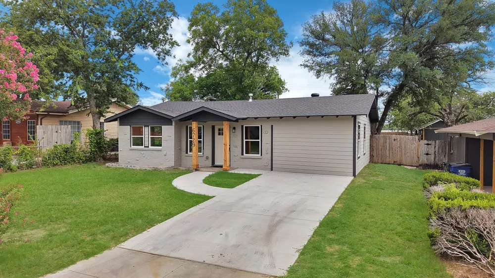 6729 Wallis Road Lake Worth, TX 76135