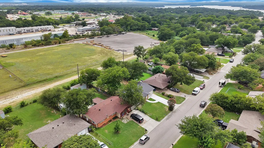 6729 Wallis Road Lake Worth, TX 76135