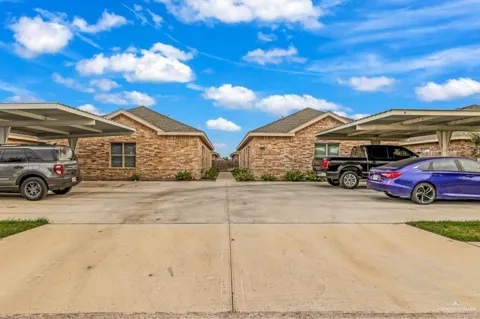 2704 E Eisenhower Avenue #4