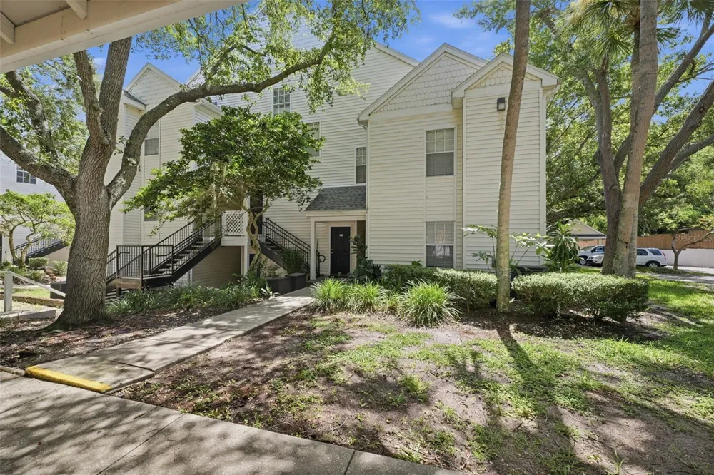 3274 HAVILAND COURT #201 Palm Harbor, FL 34684