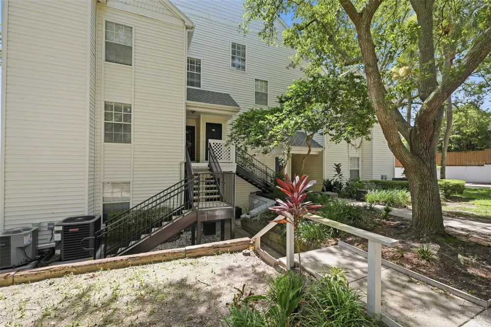 3274 HAVILAND COURT #201 Palm Harbor, FL 34684