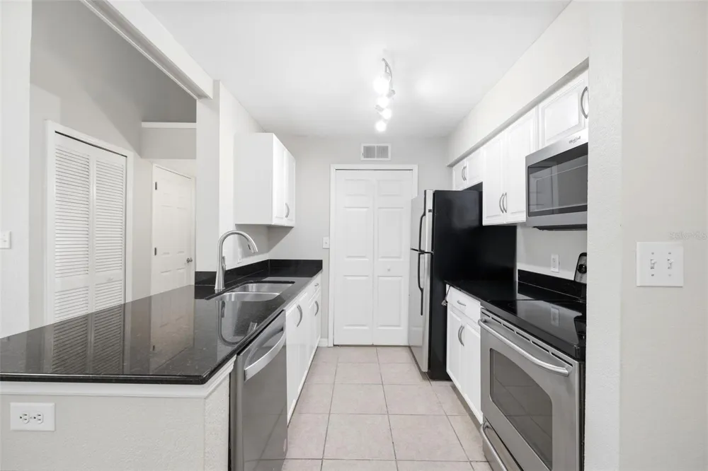 3274 HAVILAND COURT #201 Palm Harbor, FL 34684