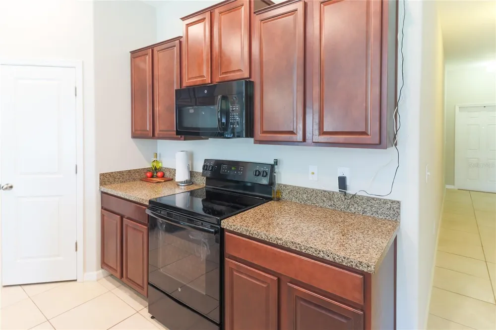 135 CASCADE BEND DRIVE Ruskin, FL 33570