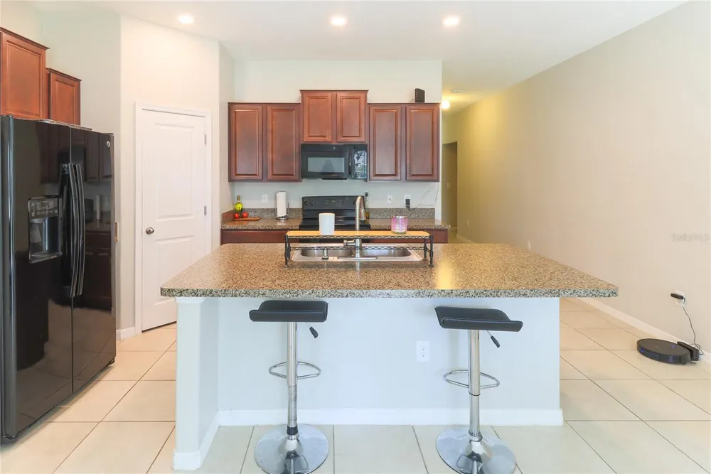 135 CASCADE BEND DRIVE Ruskin, FL 33570