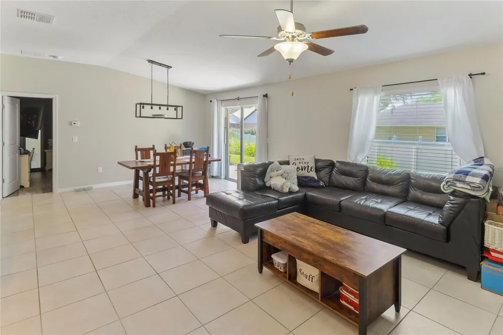 135 CASCADE BEND DRIVE Ruskin, FL 33570
