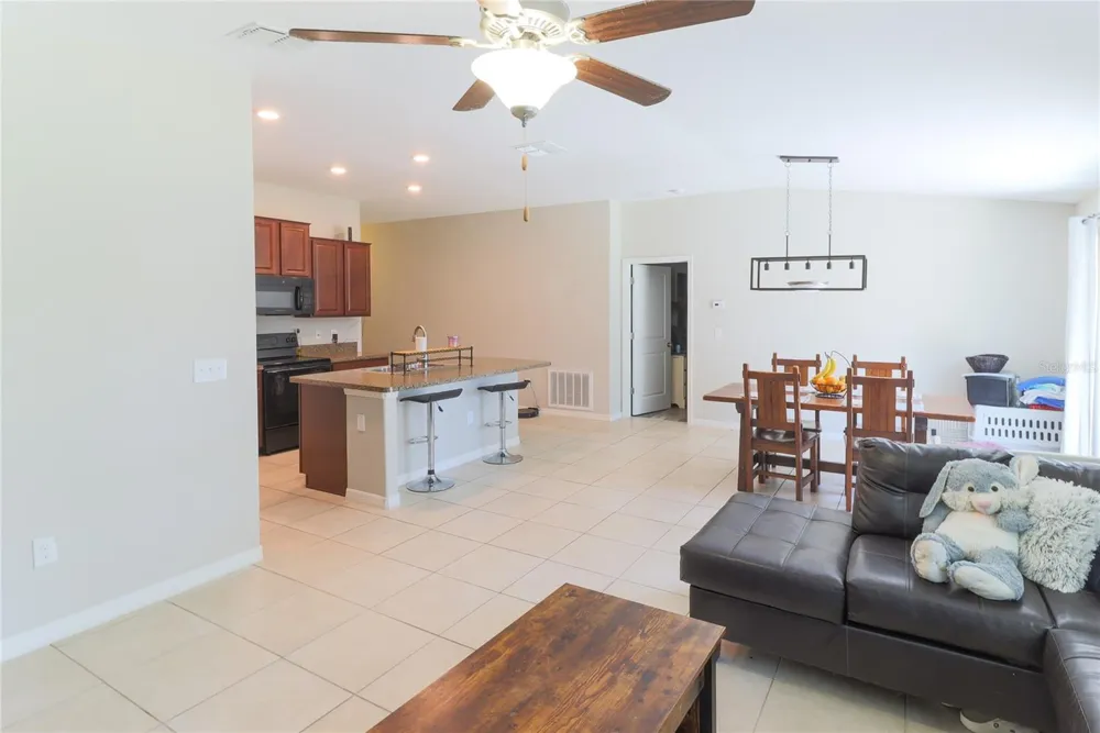 135 CASCADE BEND DRIVE Ruskin, FL 33570