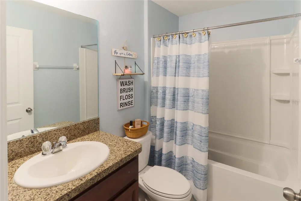 135 CASCADE BEND DRIVE Ruskin, FL 33570