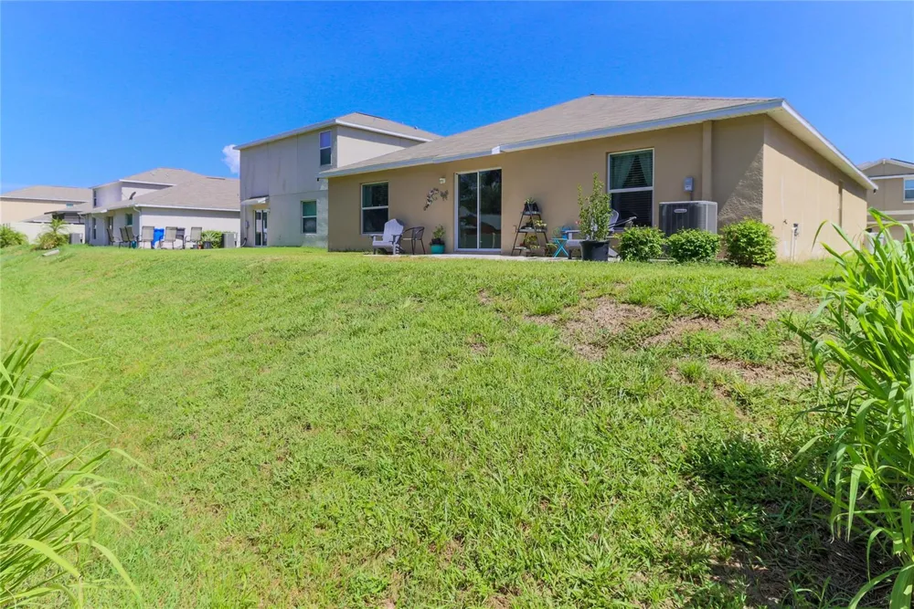 135 CASCADE BEND DRIVE Ruskin, FL 33570