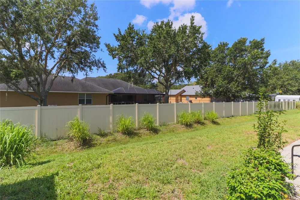 135 CASCADE BEND DRIVE Ruskin, FL 33570