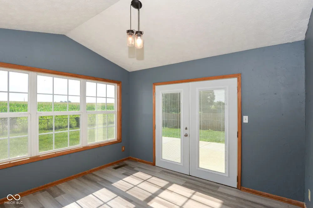 567 West Street Whiteland, IN 46184