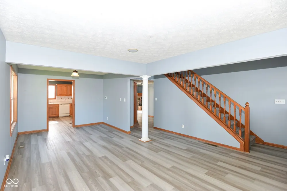 567 West Street Whiteland, IN 46184