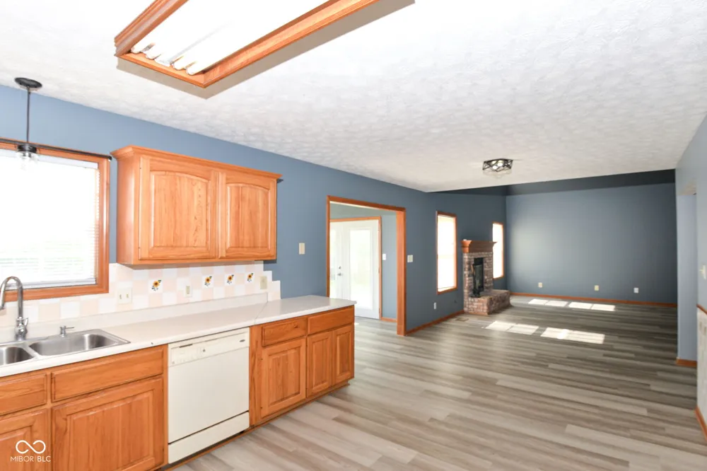 567 West Street Whiteland, IN 46184