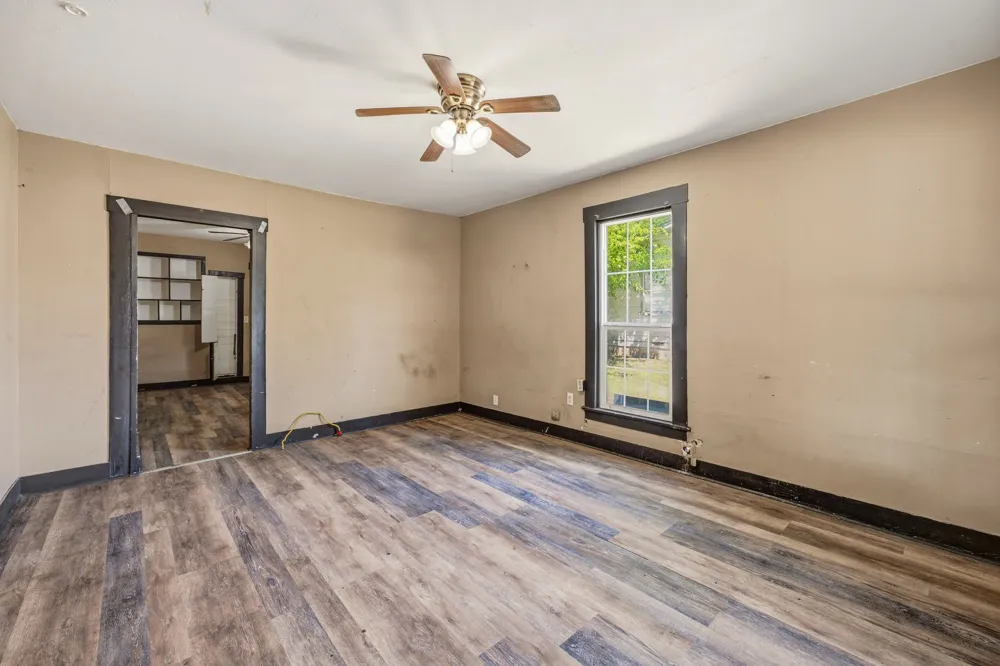 490 S First Avenue Stephenville, TX 76401
