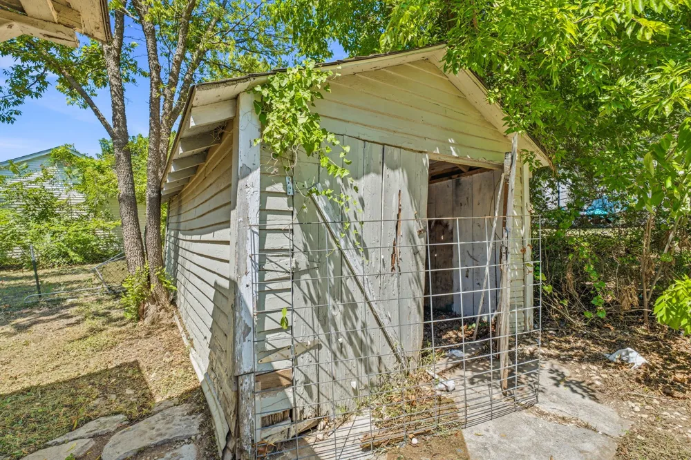 490 S First Avenue Stephenville, TX 76401