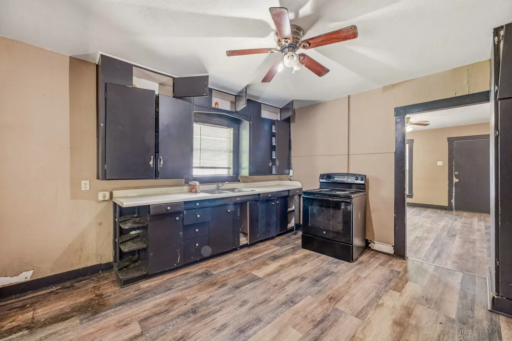 490 S First Avenue Stephenville, TX 76401