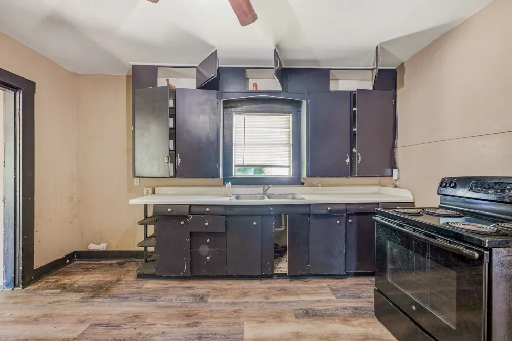 490 S First Avenue Stephenville, TX 76401