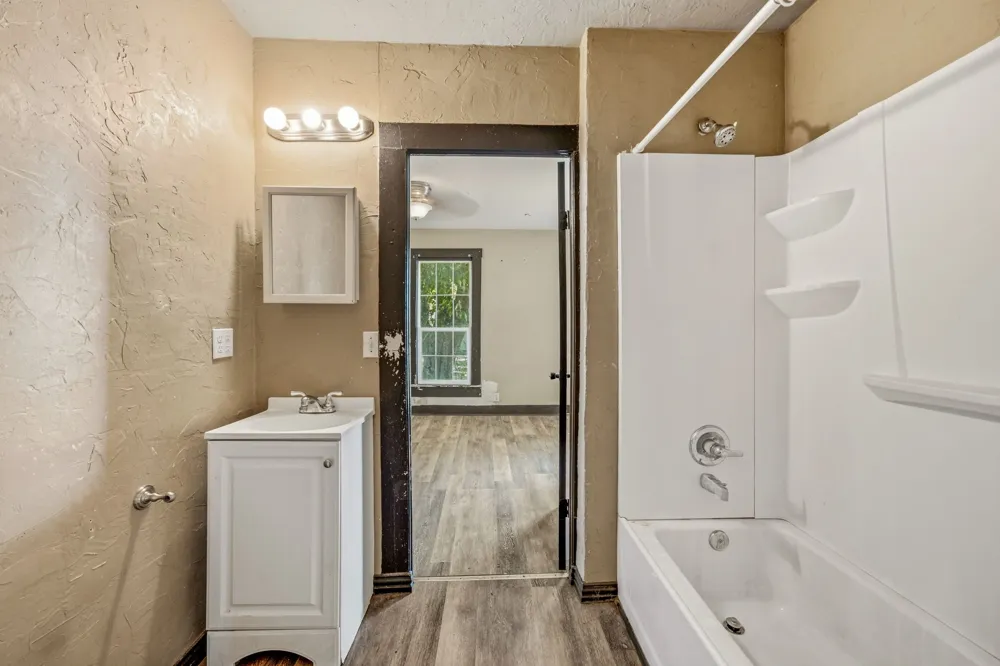 490 S First Avenue Stephenville, TX 76401