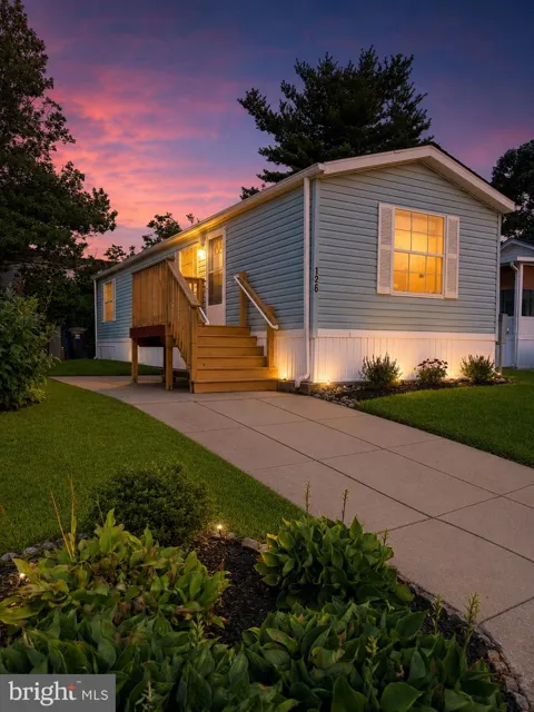 126 MOCKINGBIRD LANE