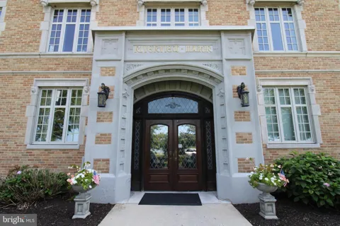 1525 FRONT STREET #102