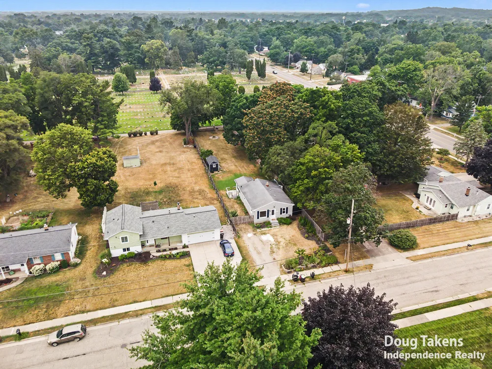 3233 Wayburn Avenue SW Grandville, MI 49418