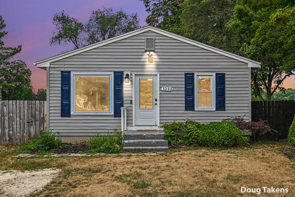 3233 Wayburn Avenue SW Grandville, MI 49418