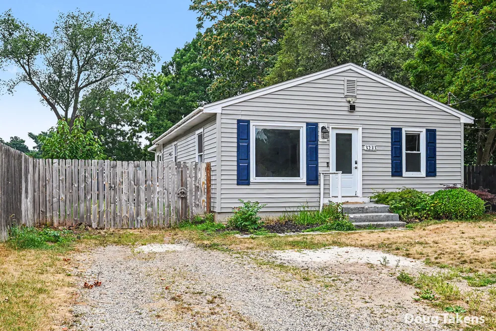 3233 Wayburn Avenue SW Grandville, MI 49418