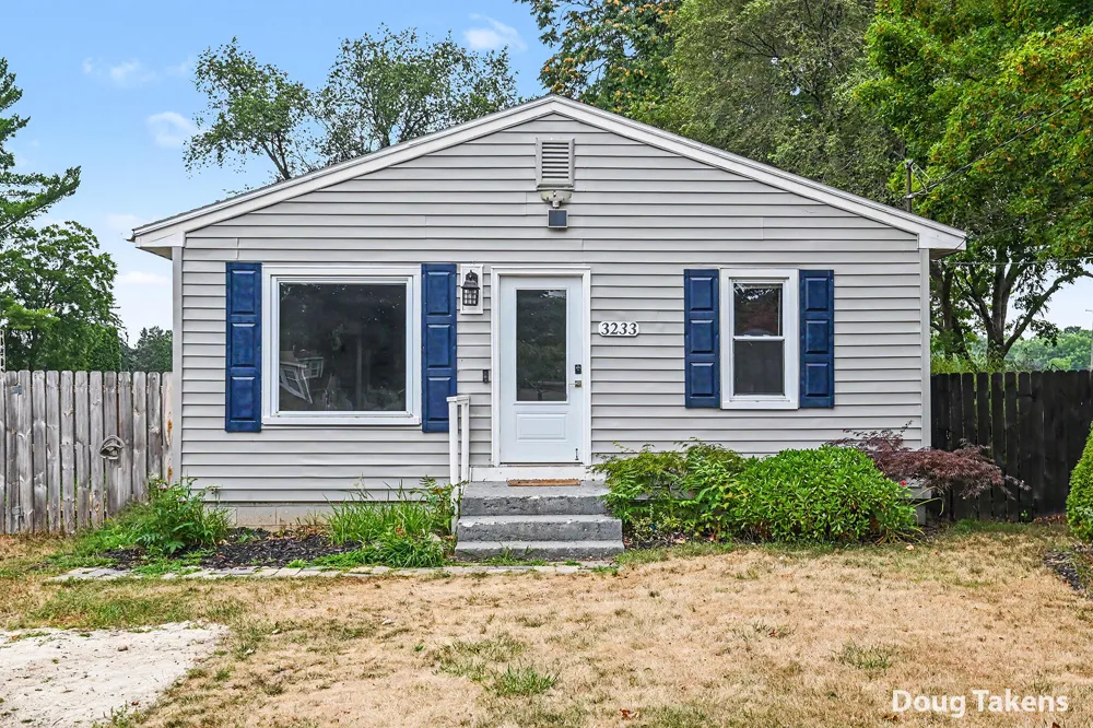 3233 Wayburn Avenue SW Grandville, MI 49418