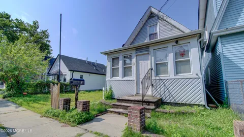 13 Shore Street