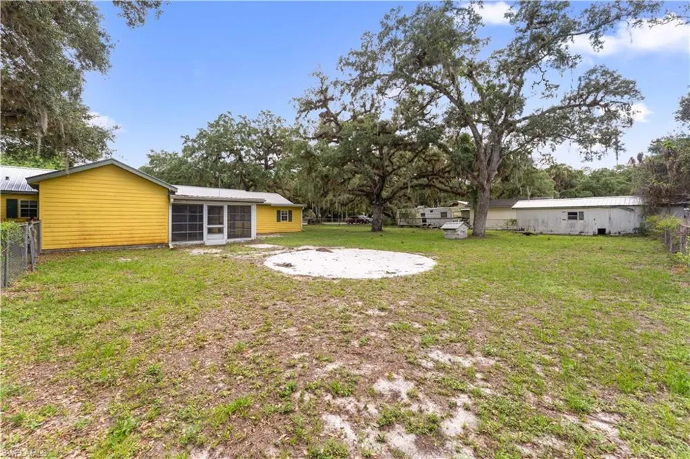 260 Fraser Avenue Labelle, FL 33935