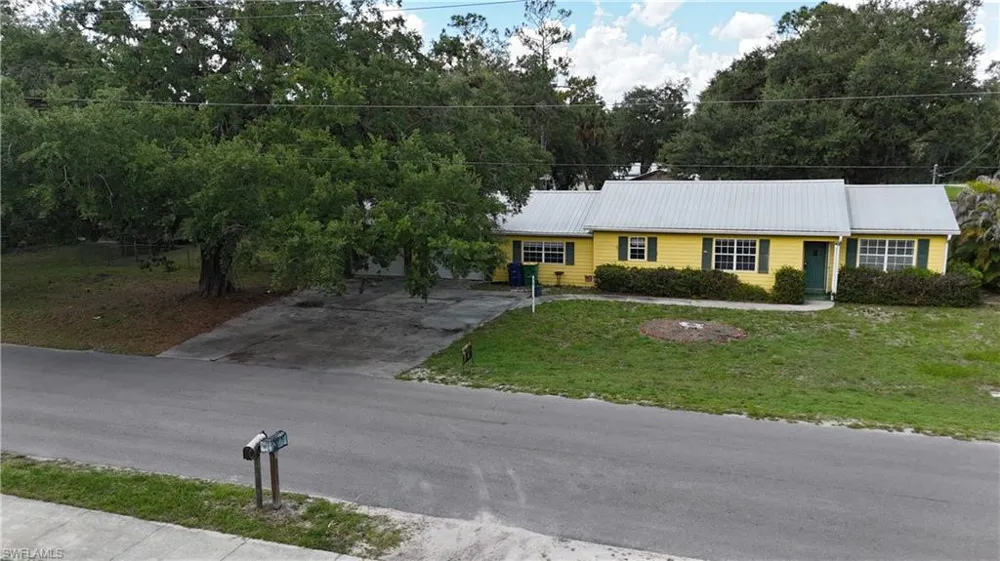 260 Fraser Avenue Labelle, FL 33935