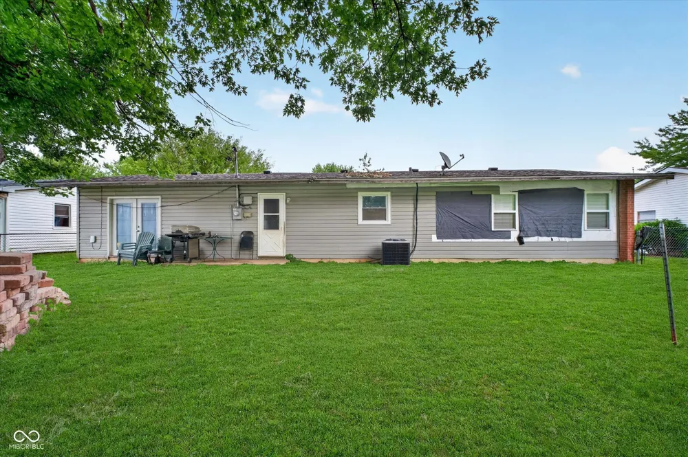 702 Sweetbriar Avenue Whiteland, IN 46184