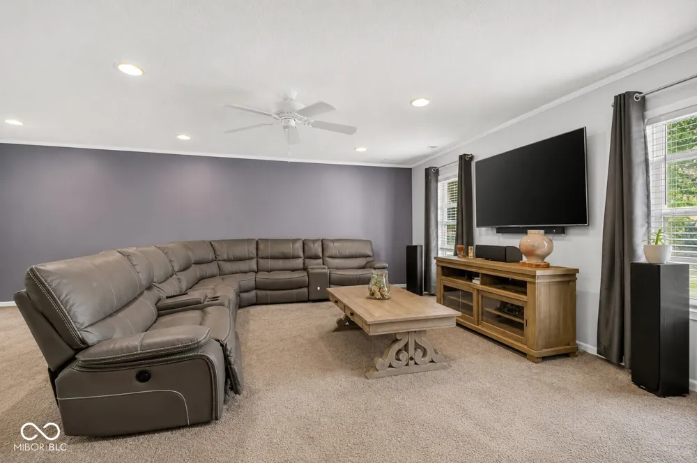 702 Sweetbriar Avenue Whiteland, IN 46184