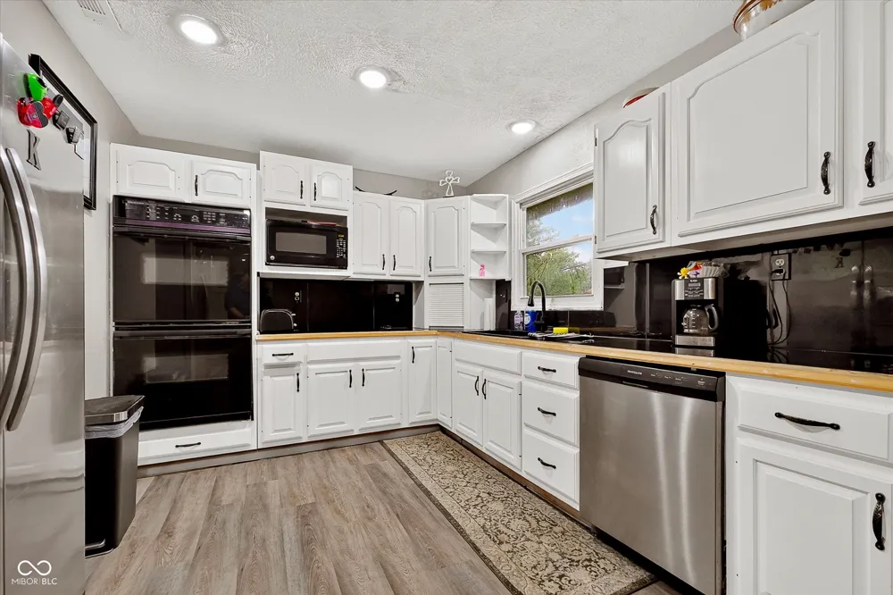 702 Sweetbriar Avenue Whiteland, IN 46184