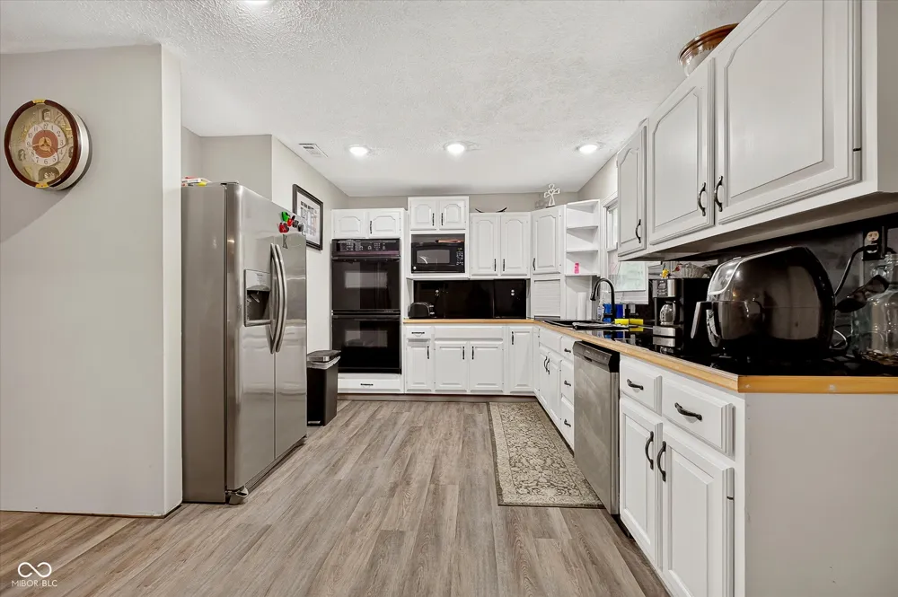 702 Sweetbriar Avenue Whiteland, IN 46184