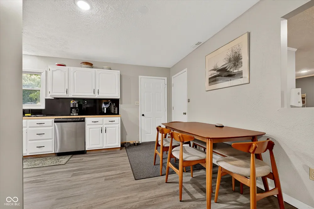 702 Sweetbriar Avenue Whiteland, IN 46184
