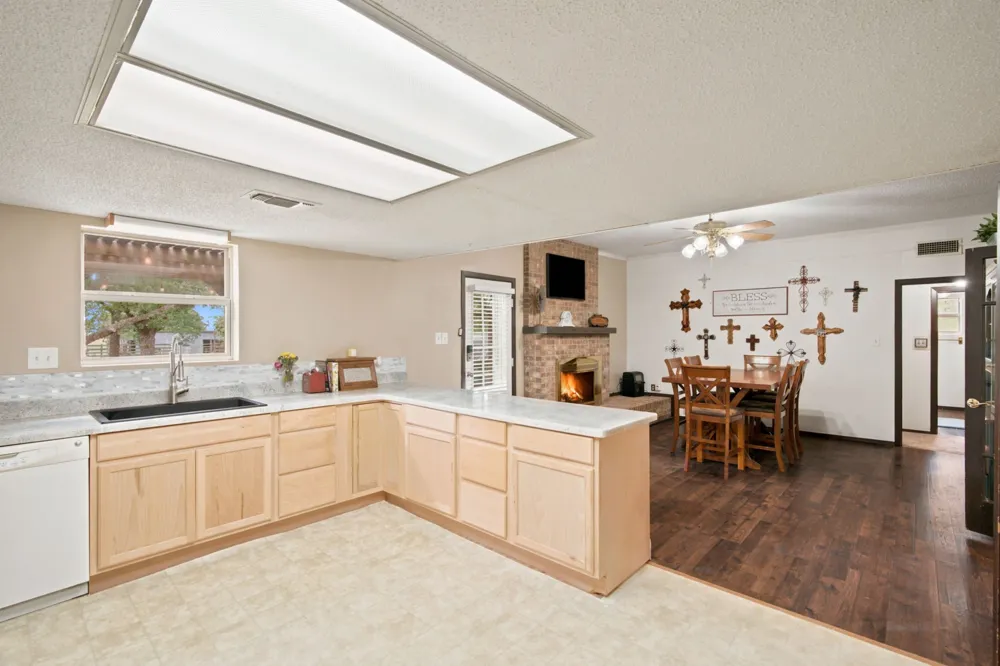 618 Highway 2731 Rising Star, TX 76471