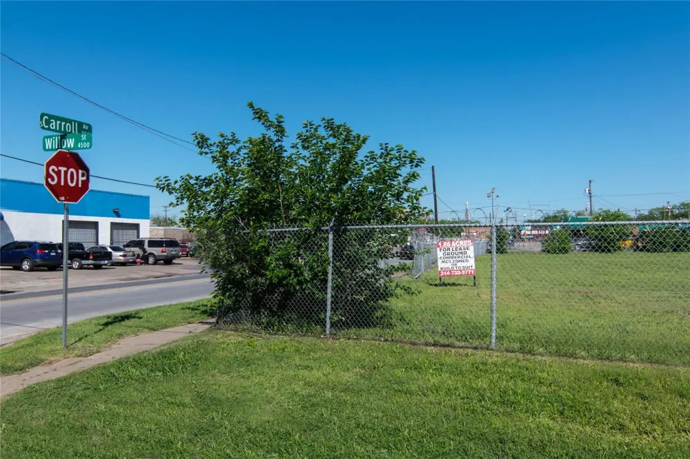 310 S Carroll Avenue Dallas, TX 75223