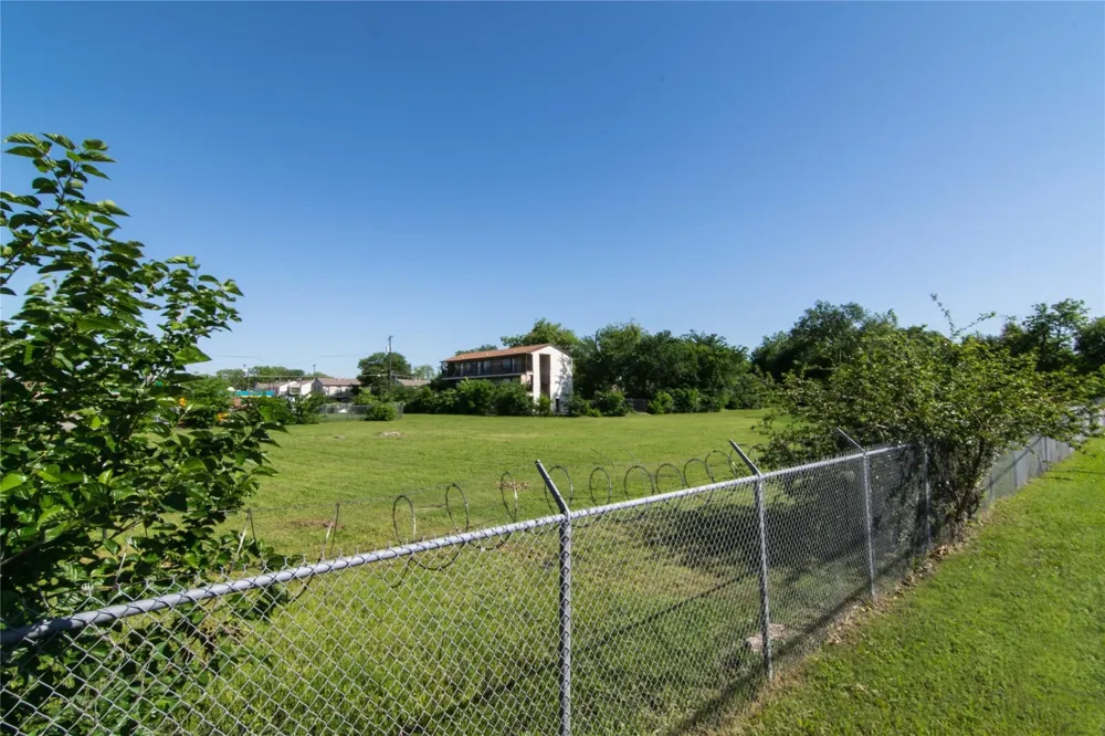 310 S Carroll Avenue Dallas, TX 75223