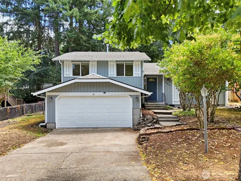 524 Choker Ct SE