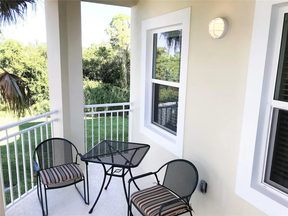 7730 34TH AVENUE W #101 Bradenton, FL 34209