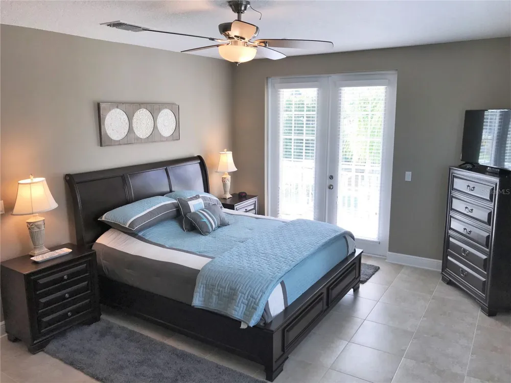 7730 34TH AVENUE W #101 Bradenton, FL 34209