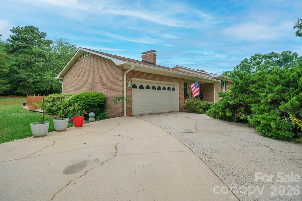 201 Wellington Drive Lincolnton, NC 28092
